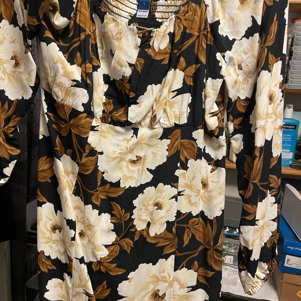 Dress - Picture 2 of 3